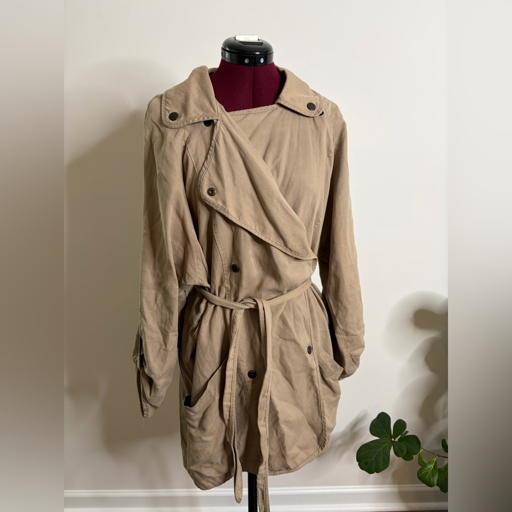 Free People Stylish Tan Women's Trench Coat